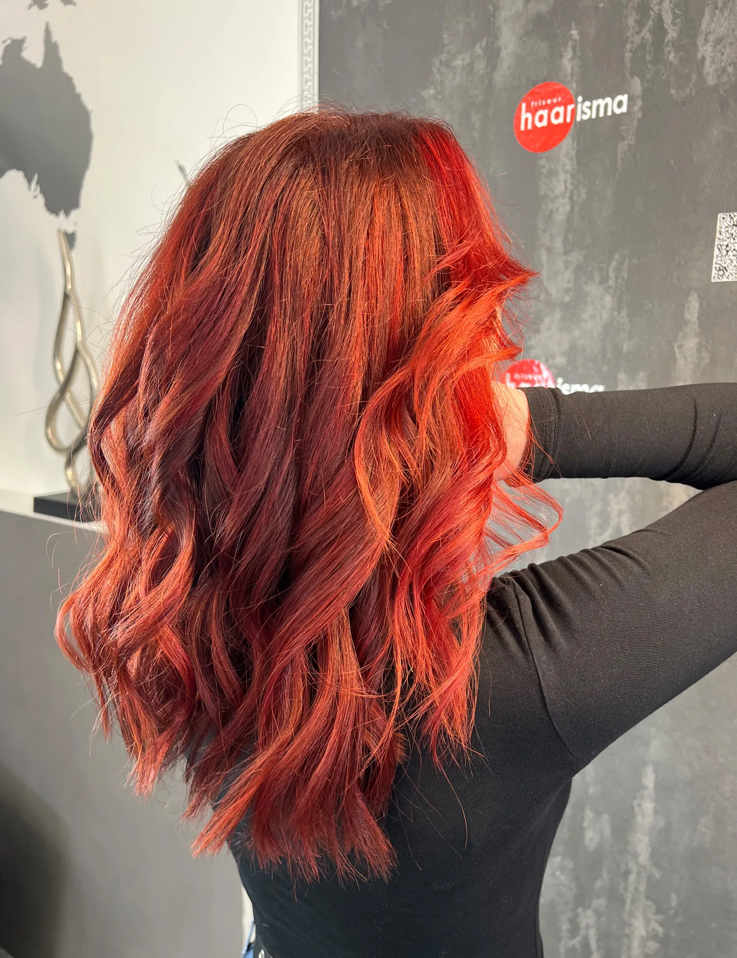 Rote Farbe mit lebendigen Nuancen